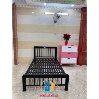 Giường sắt mỹ nghệ vuông 1mx2m giá xưởng