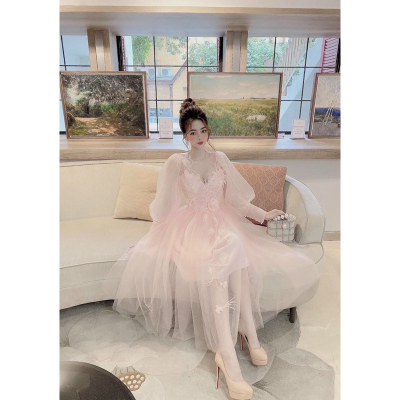 Đầm xoè tay phồng kết hoa phối lông công