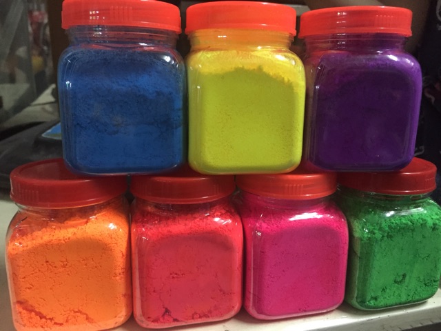 Bột màu mi nơ phát quang dưới đèn uv