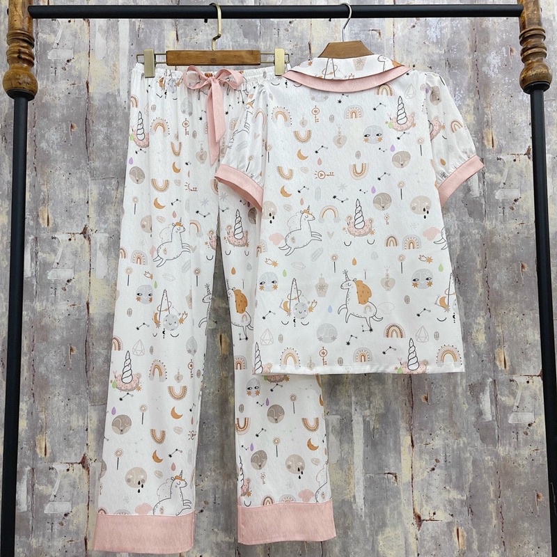 Bộ pijama lụa xước Quảng Châu cao cấp tay ngắn thỏ -dâu