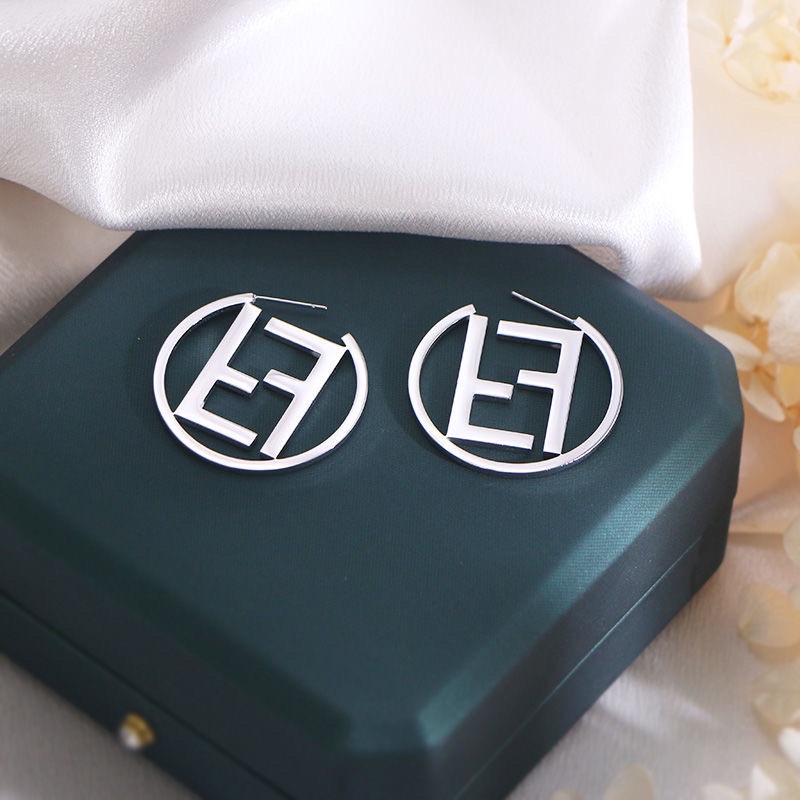 bông tai khoen tròn thương hiệu