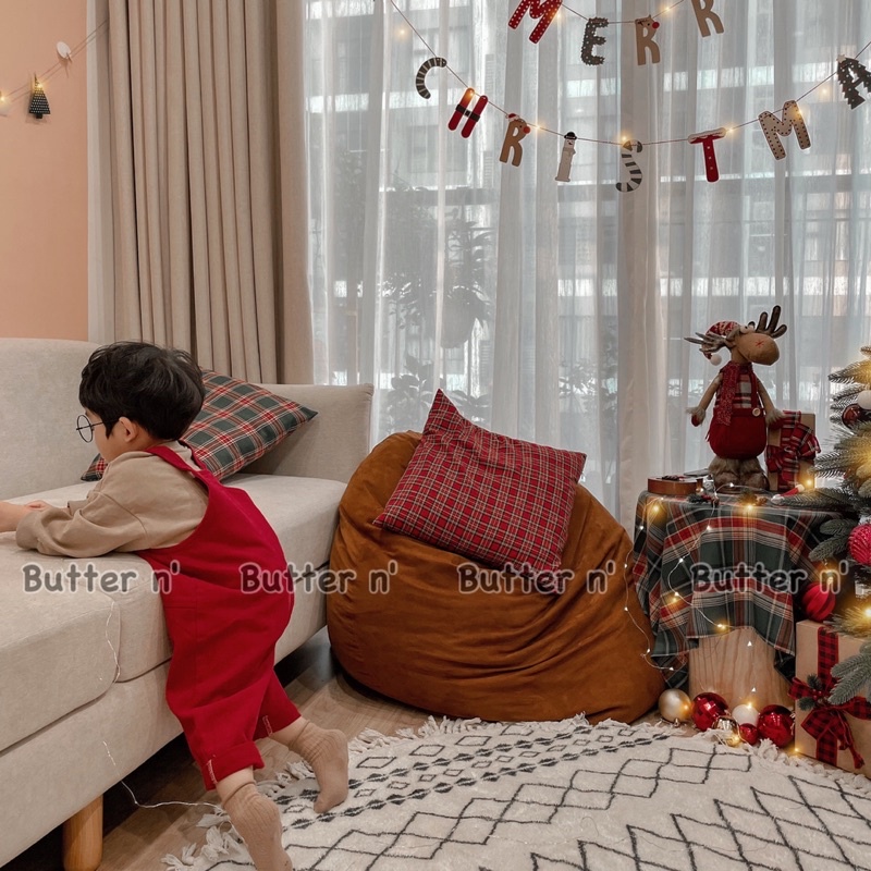 Yếm Jean Đỏ Mềm Mại Cho Bé