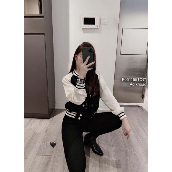 Áo khoác bomber lụa hai lớp khuy bấm phối màu lưng in chữ tay dài bo viền!Freesize dưới 57kg