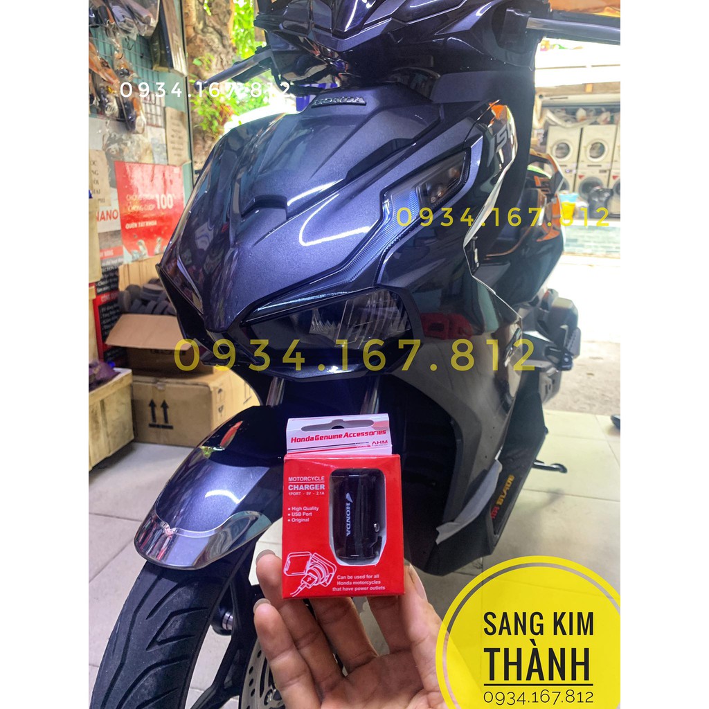 Tẩu Sạc Điện Thoại Xe Air Blade 150 Hàng Honda Chính Hãng