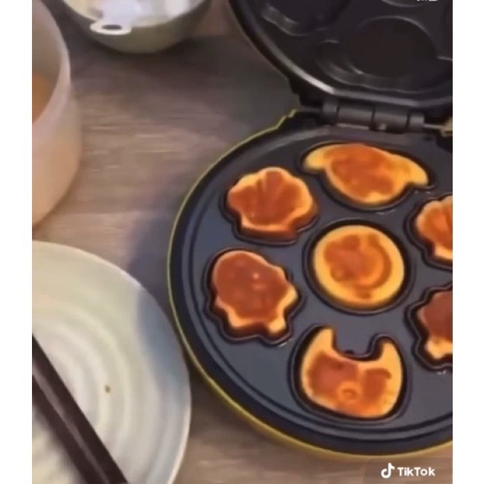 Khuôn bánh bông lan, máy nướng bánh bông lan hình thú, hàng chính hãng Vịt Vàng