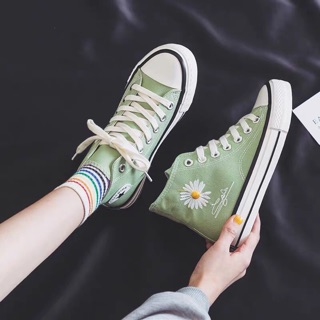 [order 7-10 ngày] Giayg ulzzang cao cổ thêu hoa cúc