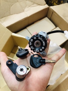 Ổ khoá 8 cạnh xe Yamaha