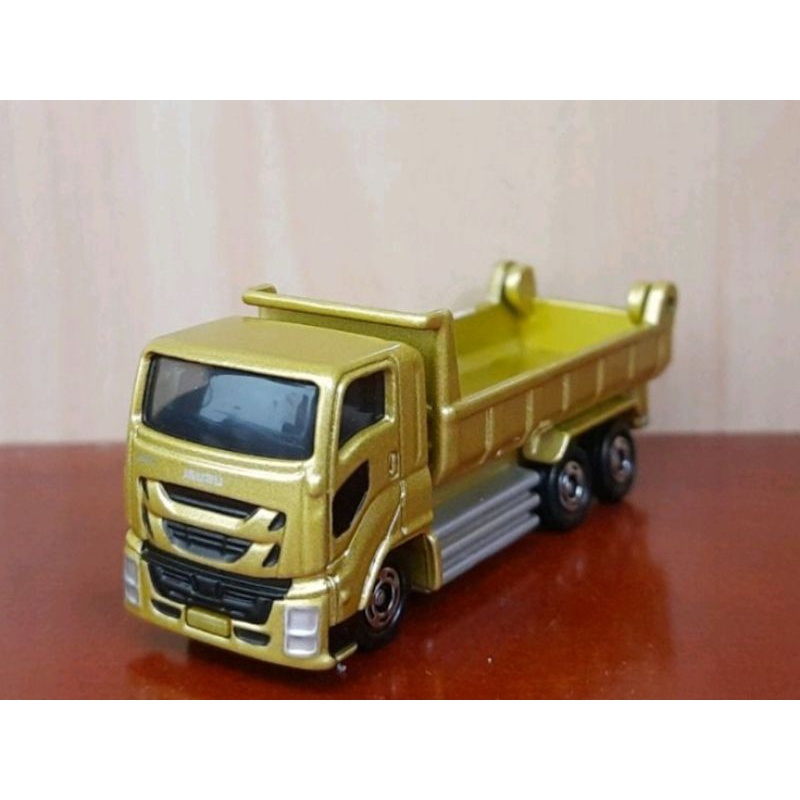 Xe mô hình Tomica Isuzu Giga Dump Truck - No.101 - không hộp