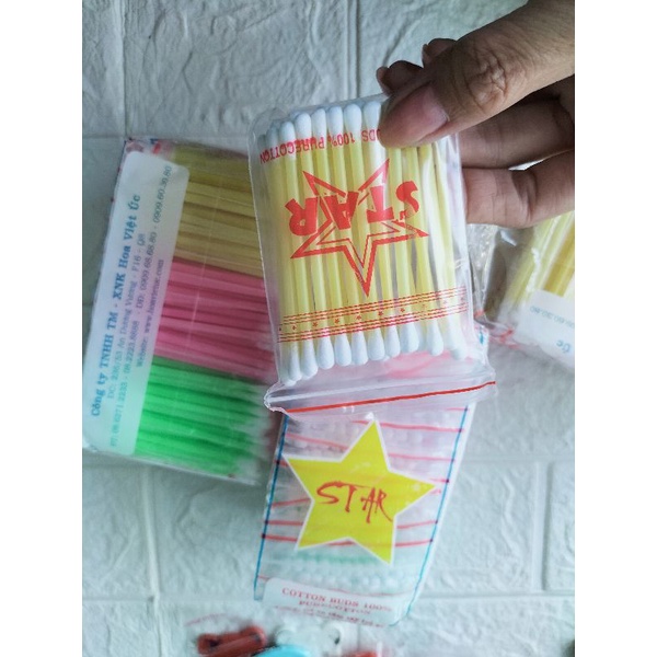 Tăm bông ngoáy tai