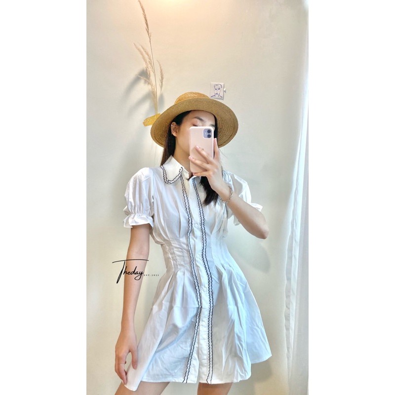 Váy ren siết eo