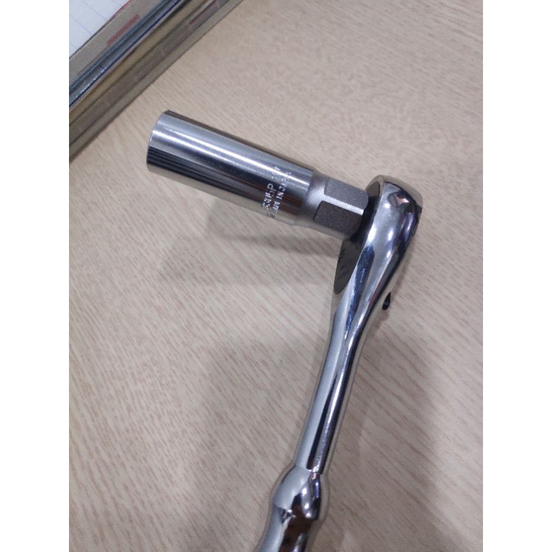 Tuýp khẩu mở Bugi có từ tính Koken nhật 3305P cỡ 14 và 16 - Made in japan