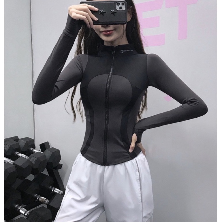Áo khoác thể thao tông dáng chữ S