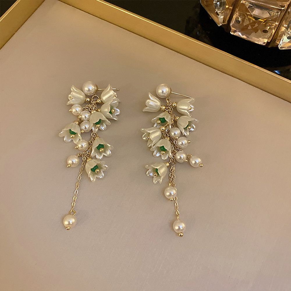 Khuyên tai lủng lẳng kiểu dáng hoa ngọc trai nhân tạo tinh xảo phong cách Hàn Quốc