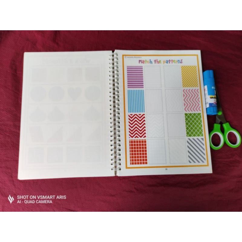 Đồ chơi cắt dán - Busy_book tặng kéo và kéo cho bé từ 3y