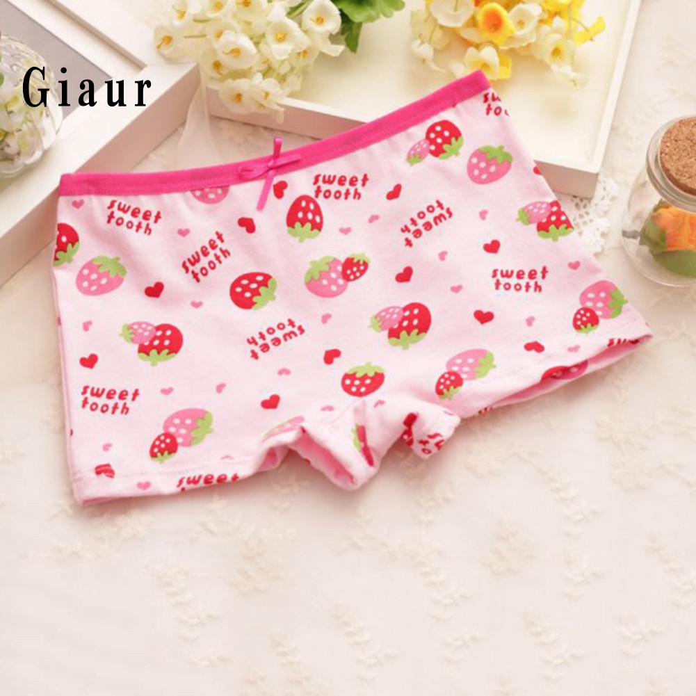 Quần lót co dãn thoải mái , họa tiết dâu tây dễ thương cho nữ
