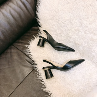 Sandal bít mũi hở eo gót viền vàng - 2043