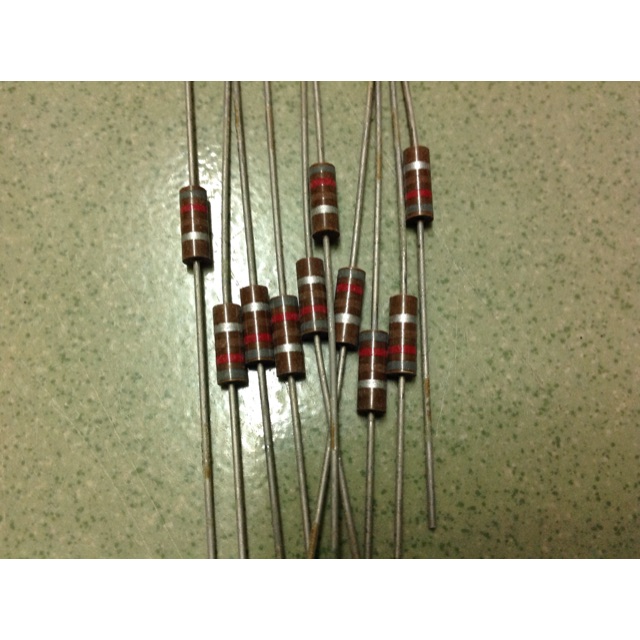 Điện trở 820ohm - 1/2w