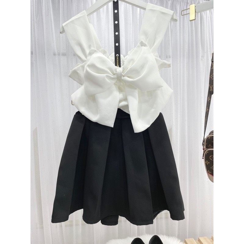 SÉT ÁO NƠ TO VÀ VÁY TENNIS BẢN TO XINH