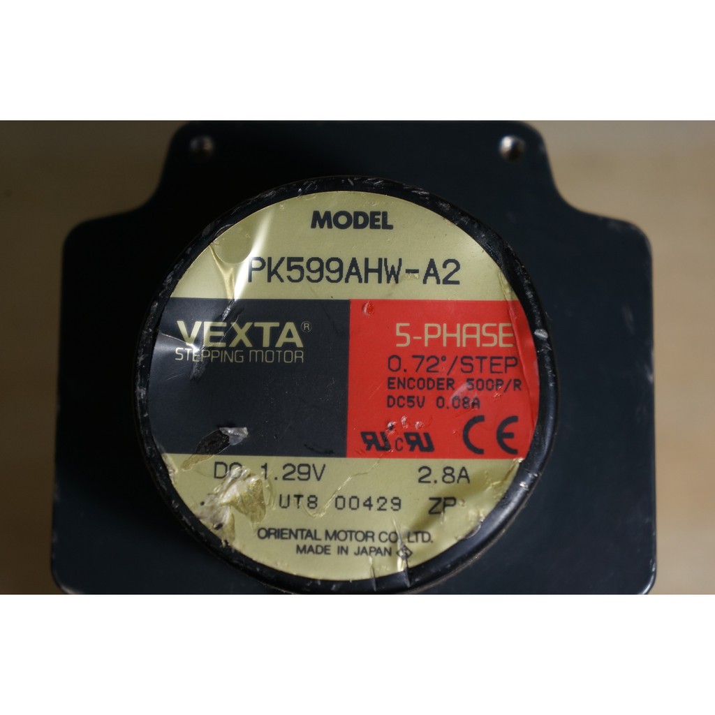 Động cơ bước 5 pha PK599 Vexta , 2.8A , có encoder . Lực 4.1Nm .