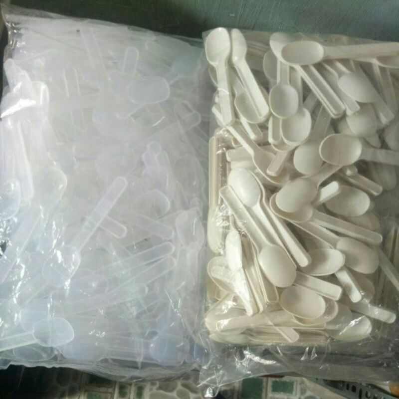 muỗng xôi trắng trong và trắng sữa