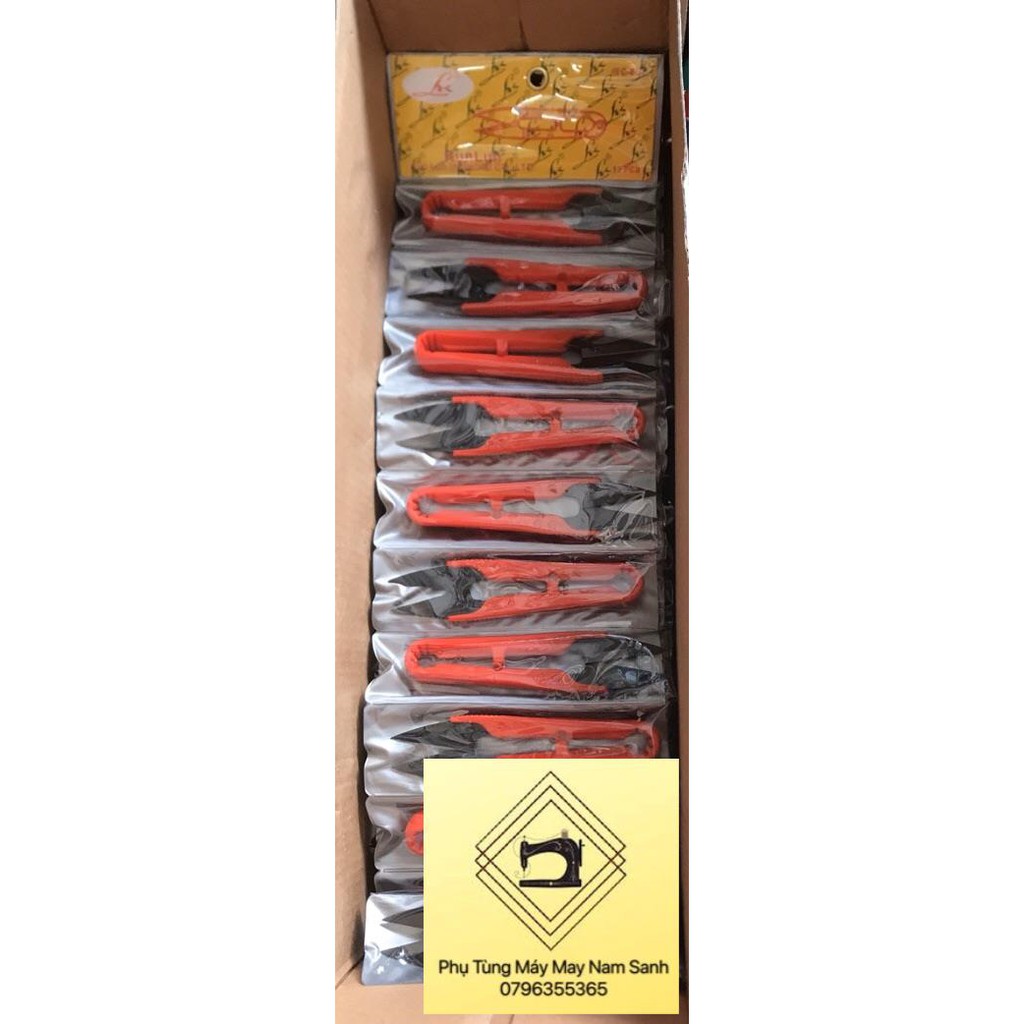 Kéo bấm nhựa đỏ vĩ nhựa 12 cây