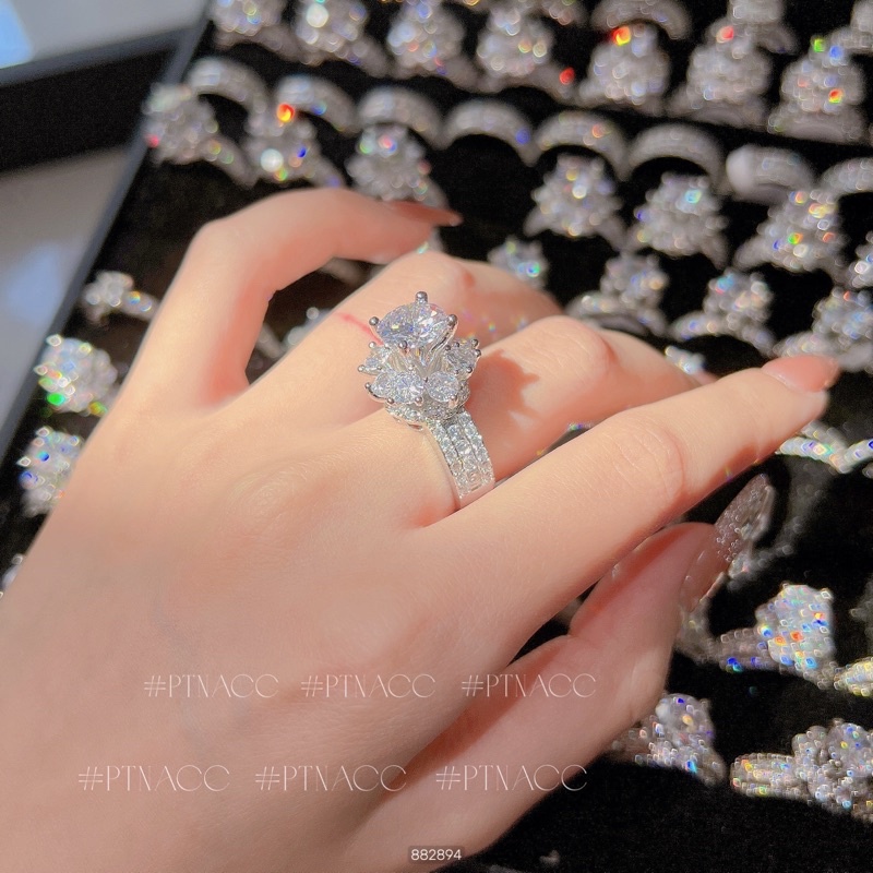 Nhẫn xi bạch kim cao cấp, nhẫn nữ đế hoa đính đá sang trọng .PTNACC.