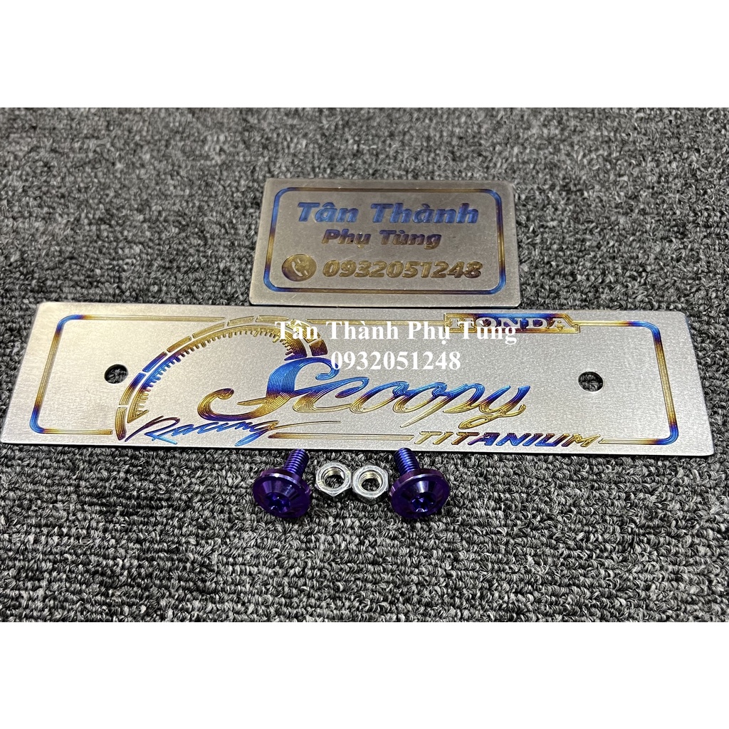 Bảng tên Titan Scoopy màu khò kèm 2 ốc GR5 tím