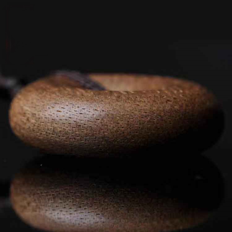 Vòng cổ trầm hương mặt tròn Bình An - Nha Trang Việt Nam Thành Tín Trầm Hương