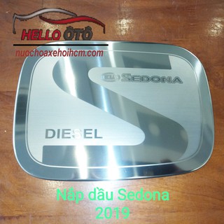 Ốp nắp xăng logo Die-sel Kia Sedona 2019