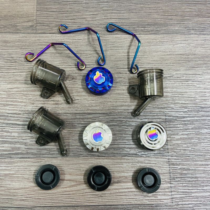 Bình dầu xe máy chân xéo màu khói nắp INOX CNC tặng bát bình dầu, tem titan dán đâu cũng được