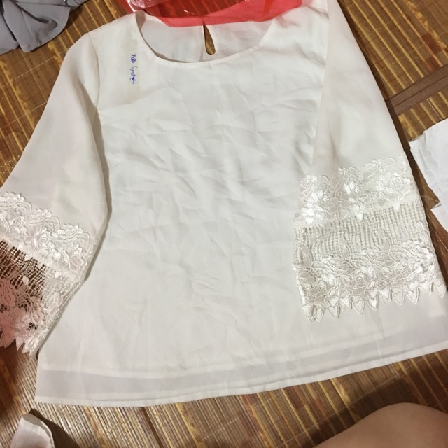 Combo sơmi trắng kiểu xinh xắn