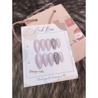 Nails box móng úp màu nhẹ nhàng kết hợp kẽ sọc dạ