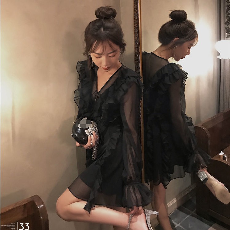 Đầm cổ chữ V màu trắng thiết kế mới thời trang dành cho nữ 2022 | BigBuy360 - bigbuy360.vn