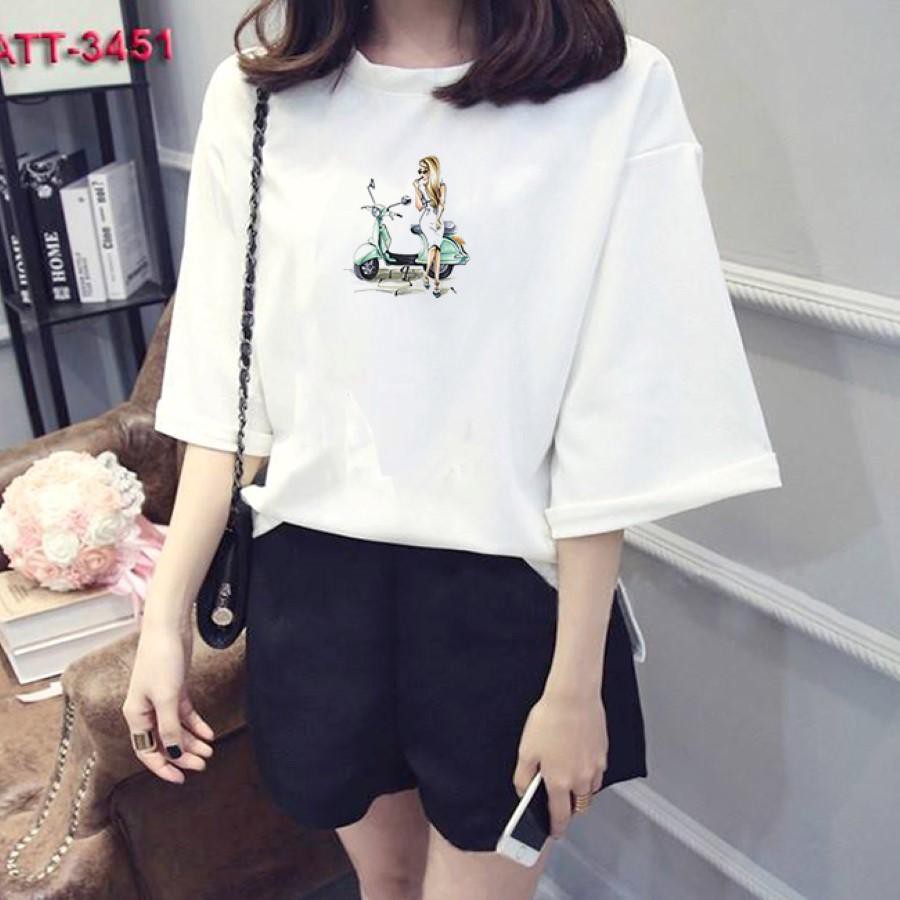 Áo thun nữ tay lỡ Hàn Quốc form rộng in hình cô gái và chiếc xe dễ thương vài dày mịn TEEWOTL48