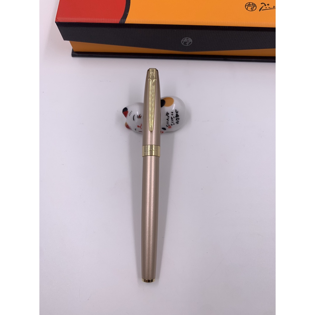 Bút máy Picasso 907 màu hồng kim cao cấp