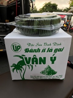 Bánh ít lá gai Bình Định (Nhân dừa và đậu xanh)