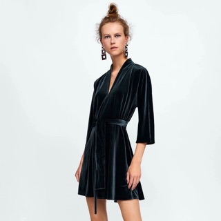 Váy nhung Zara xanh rêu xuất xịn , cổ tim có đai check code chuẩn store sale còn 300k