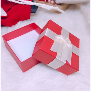 HỘP QUÀ CÓ NƠ LOẠI ĐẸP RỘNG ĐỰNG QUÀ TRANG SỨC VÀNG BẠC