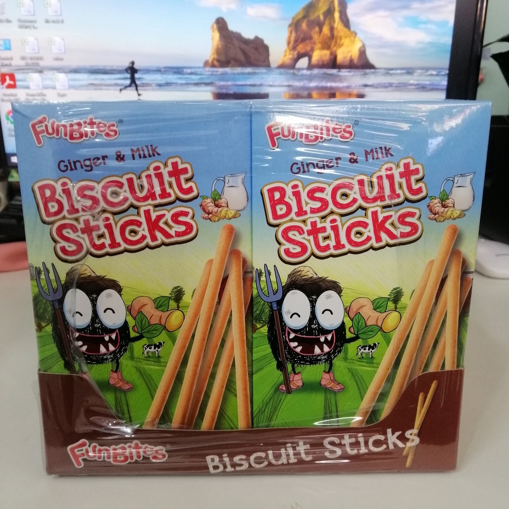 Bánh Quy FunBites Stick Vị Sữa Gừng FunBites Biscuit Sticks Ginger &amp; Milk (Hộp 45g-xanh)