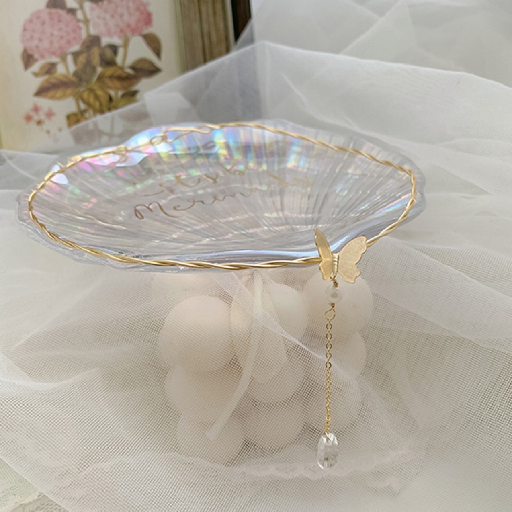 Vòng cổ choker đính hạt và bướm màu vàng đồng dễ thương cho nữ