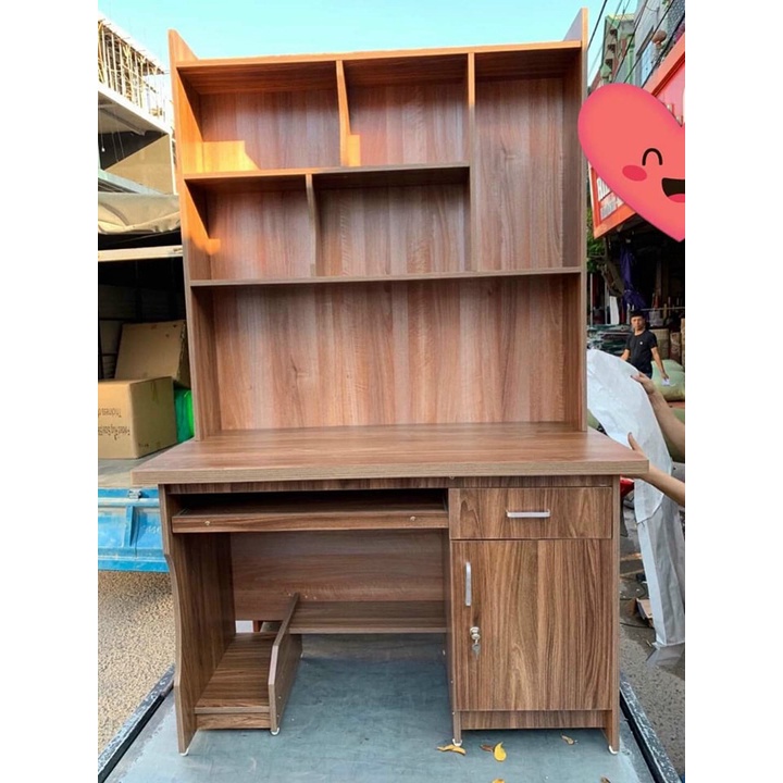 Bàn học có kèm kệ sách