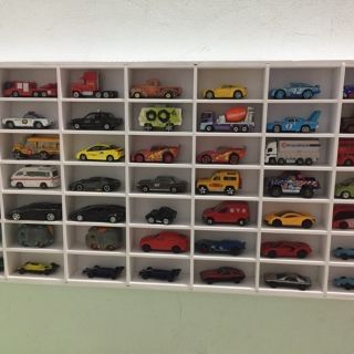 Kệ trưng bày xe mô hình 1:64 49 ô