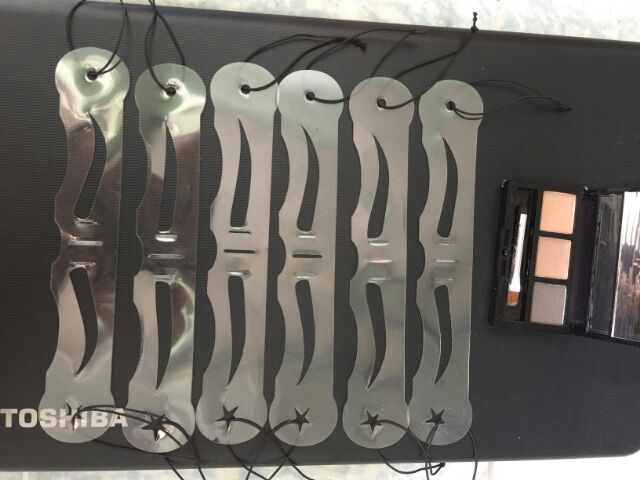 KHUÔN KẺ MÀY 6 DÁNG+ BỘT TÁN 3 Ô | BigBuy360 - bigbuy360.vn