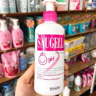 Dung dịch vệ sinh cho bé gái
