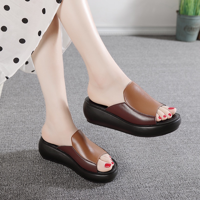 ❡Sandals and slippers women s summer wear leather wedge with mother slippers, ladies mid-heel platform leather drag middle-aged full-leather sandals