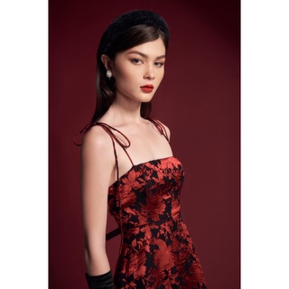 đầm 2 dây hoa đỏ Mebein
