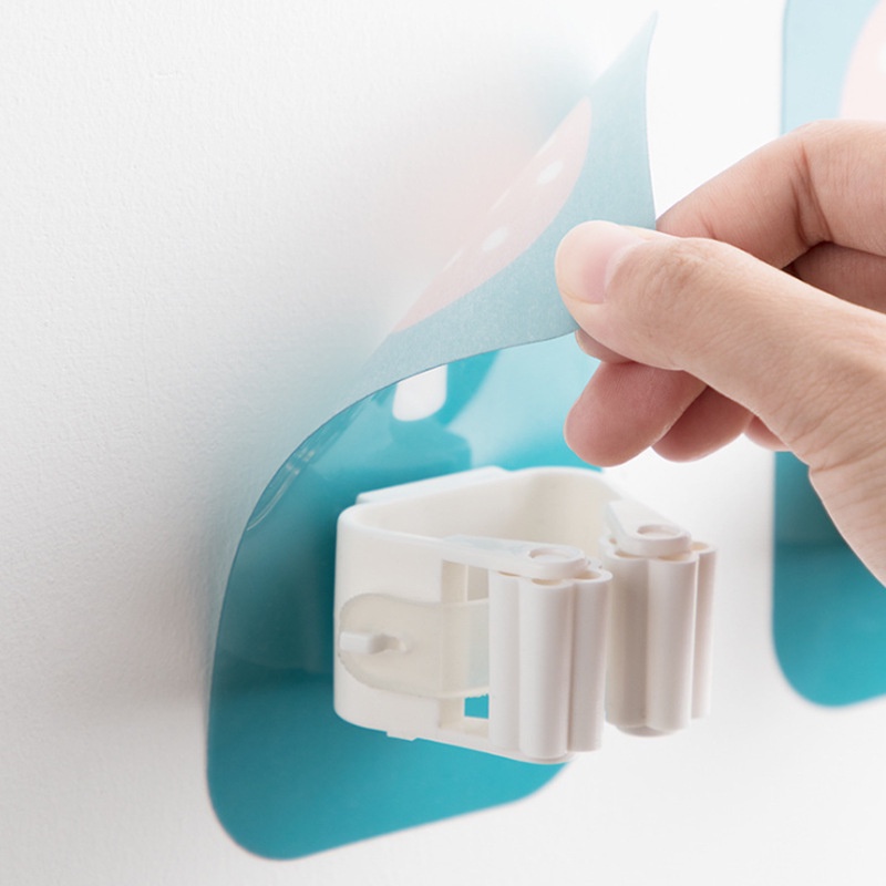 Móc Dán Tường Treo Giữ Chổi Cọ, Cây Lau Nhà Vệ Sinh Hình Ngộ Nghĩnh - BooMart