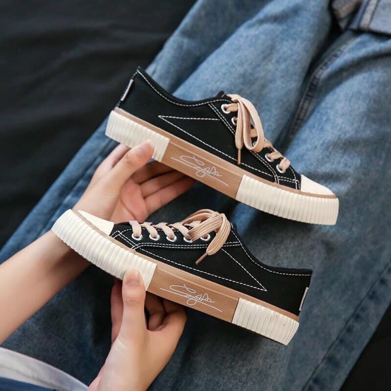 Giày thể thao nữ chất vải đế chữ ký | BigBuy360 - bigbuy360.vn