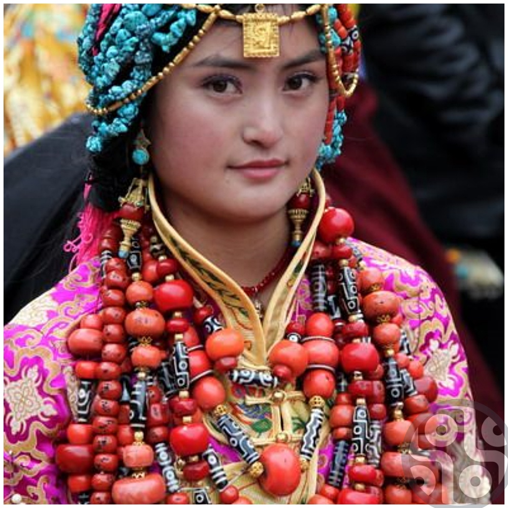 Đá Dzi 3 Mắt Làm Mặt Dây Chuyền Cao Cấp