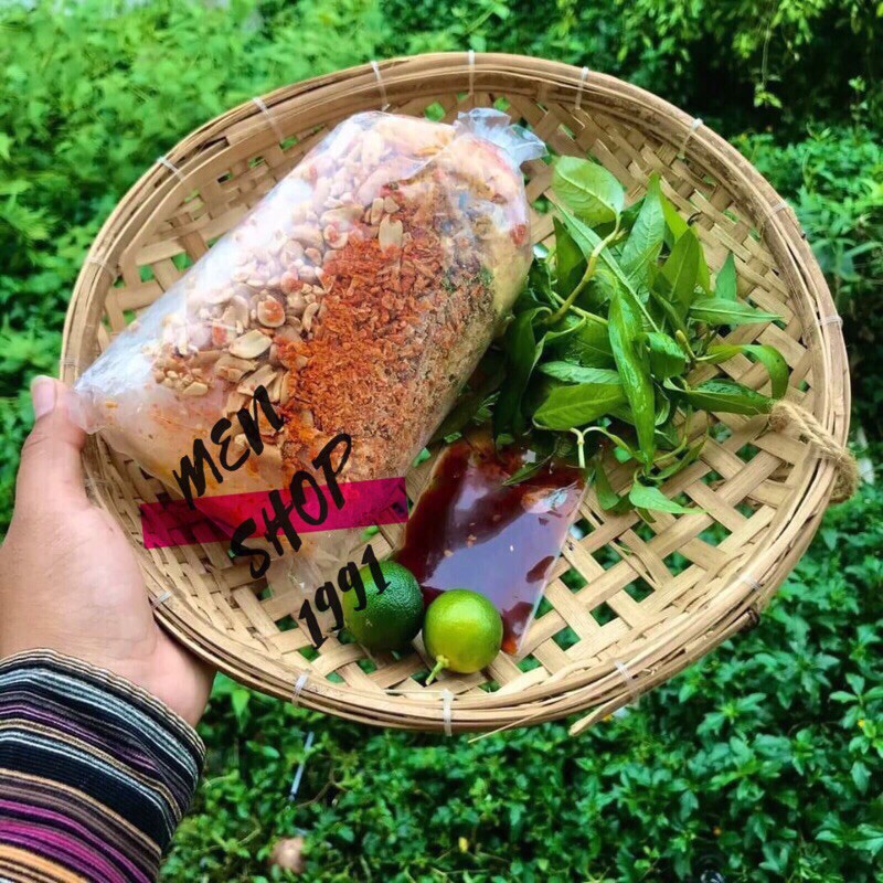 BÁNH TRÁNG TRỘN SUẤT ĐẶC BIỆT SUẤT TO CÓ CẢ KHÔ BÒ VÀ GÀ KÈM QUẤT NƯỚC SỐT SIÊU NGON